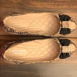 COLE HAAN TALI GRAND BOW WEDGE ROCCIA SNAKE PRINT